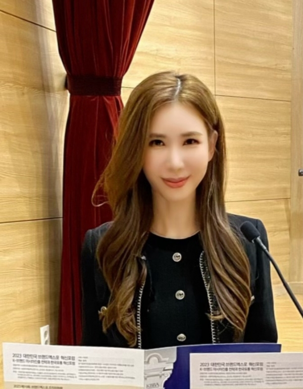 전문MC겸 모델 최종문, '제19회 대한민국 베스트 브랜드 어워즈' 사회자... - 뉴스 썸네일 이미지