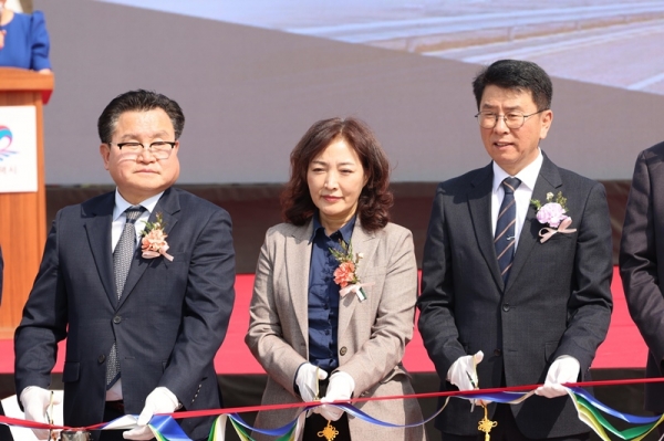 평택시 기념행사에 동료의원들과 함께한 김명숙위원