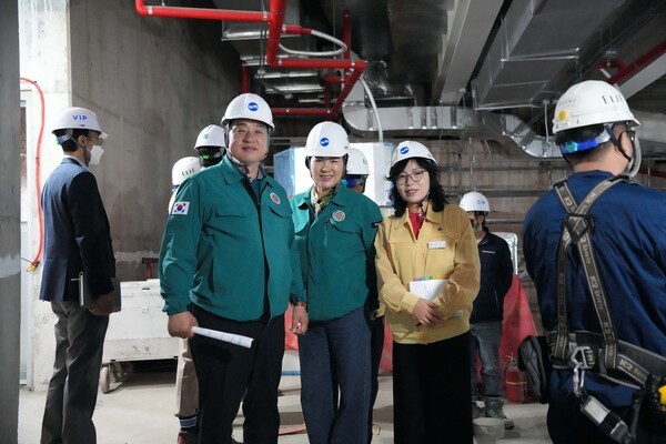 평택시의회 산업건설위원회 현장활동에 참여 중인 김순이 의원