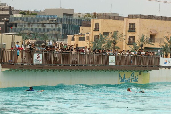 WSL 대회장을 찾은 관람객들 [사진=시흥시]