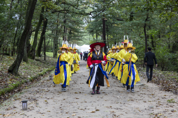 조선왕릉의 고즈넉한 품 안에서 예술과 전통, 자연이 어우러진 시민 참여형 문화축제가 성황리에 마무리됐다.