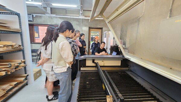 청년협업마을 레이저조각기 실습교육(사진=시흥시)