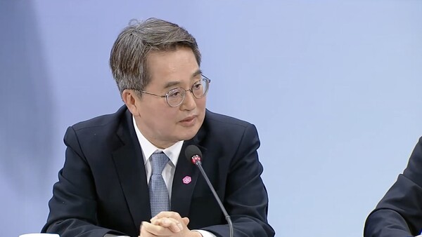 김동연 경기도지사가 관세·안보 관련 한미 협상 결과를 두고 야당의 비판을 정면 반박하며 "국익을 해치는 선동은 중단해야 한다"고 밝혔다.