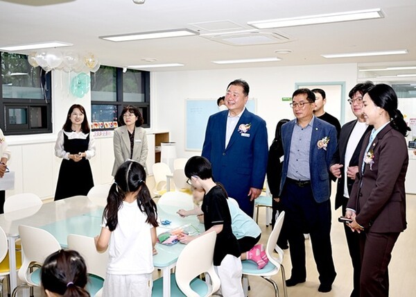 파주시는 다함께돌봄센터 확대 운영을 위한 5개년(2025~2029)  기본계획을 수립, 2029년까지 파주 전역 62개소까지 늘려갈 방침이다. 사진=다함께돌봄센터 공동 개소식 (2025. 10. 13)/파주시 제공