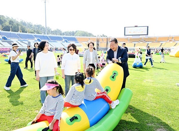 '아이들이 즐겁고 행복하게 자라나야 파주의 미래도 밝다' 사진=어린이놀이 한마당 (2024. 09. 27)/파주시 제공