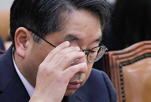 &apos;대장동 항소 포기&apos; 후폭풍...檢 내부 반발에 정치권 충돌 비화