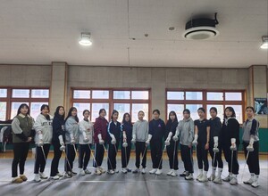 전국 제패한 동성중 펜싱부...올해 단체전 전관왕으로 시즌 마무리